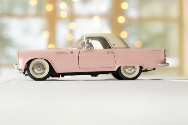 car pink car thunderbird 1957037 600x400 1